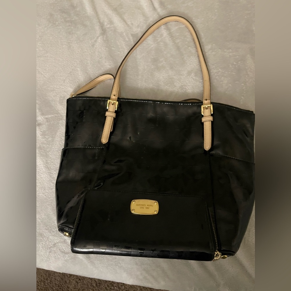 Black Michael kors purse in good condition